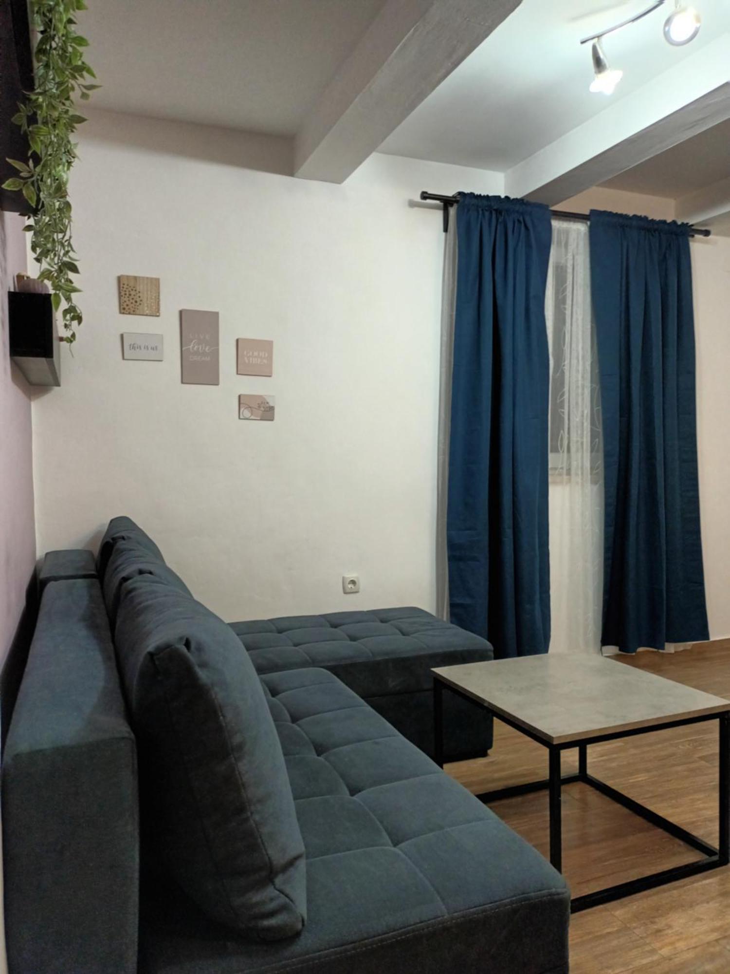 Apartment Jazbina Pula Exterior photo