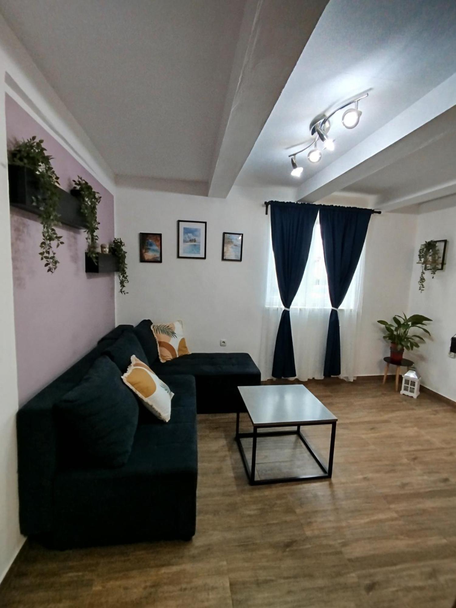Apartment Jazbina Pula Exterior photo